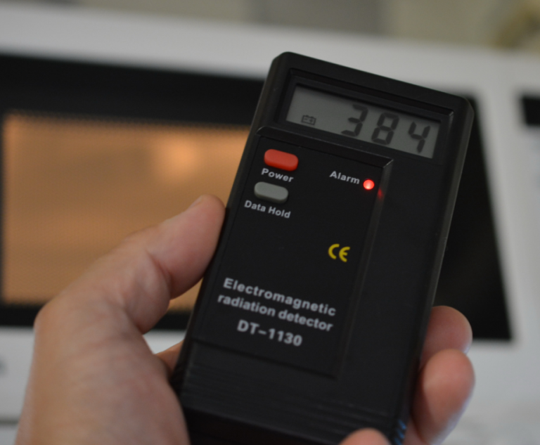 напряженность электромагнитного поля